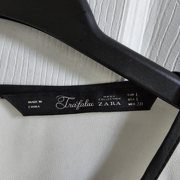 🌷ZARA TRAFALUC White Sheer Pleated Sleeveless Top - Picture 5 of 7